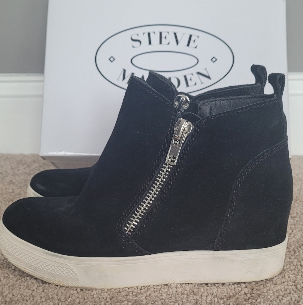 Steve Madden black suede wedgie sneaker size 7.5